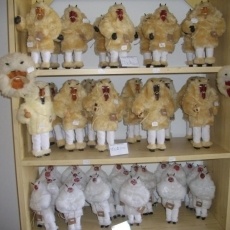 Husz Béláné babakészítő és Husz Béla fafaragó látványműhelye