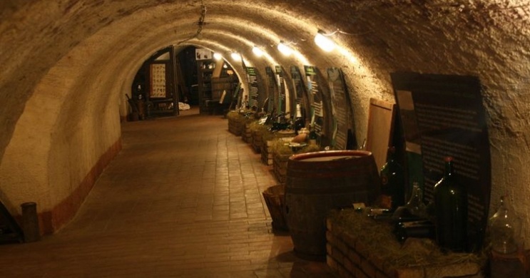 Nemzeti Bormúzeum és Pálinkatár - Labirintus Étterem Szentendre