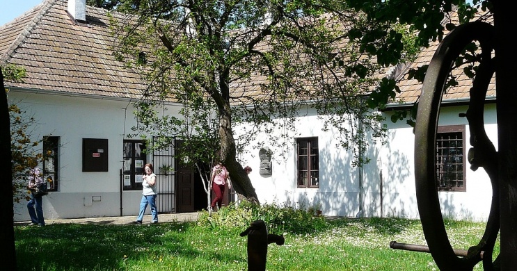 Nagy László Emlékház Iszkáz