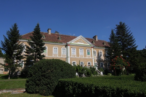 Péchy-Zichy Kastély és Őspark