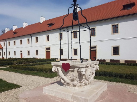 Majki Kamalduli Remeteség Oroszlány