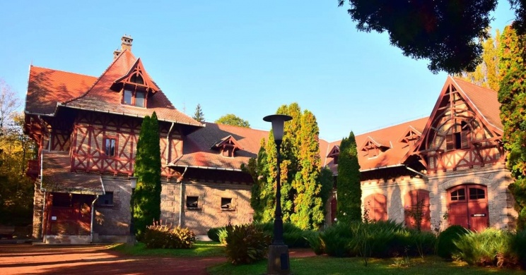 Cifra Istálló és Kocsimúzeum Parád