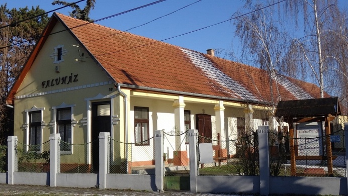 Faluház Szigetbecse