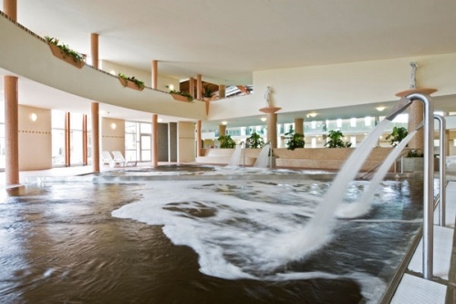 Martfű Termál SPA - Gyógyfürdő és Uszoda