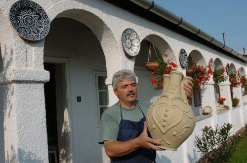 Les Gábor fazekas-népi iparművész kerámiái