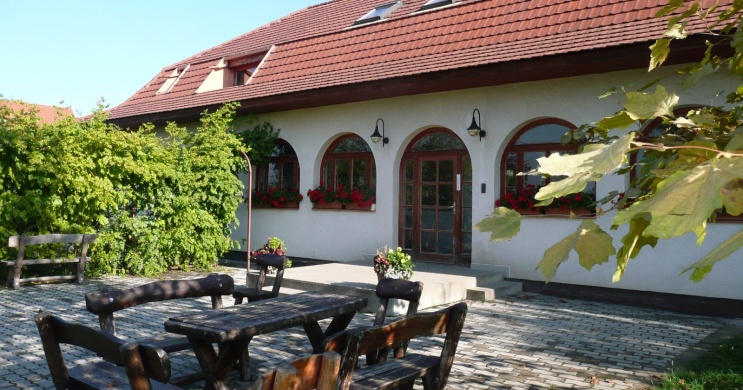 Hóka Lovarda Tordas