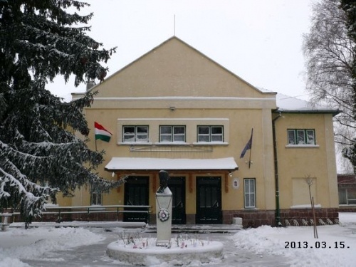 Petőfi Sándor Művelődési Ház Madaras