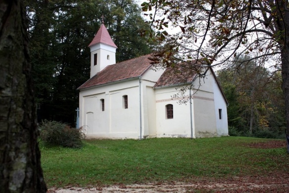 Pusztacsatári Kegytemplom