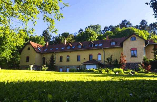 Tahi Kúria Kert Tahitótfalu