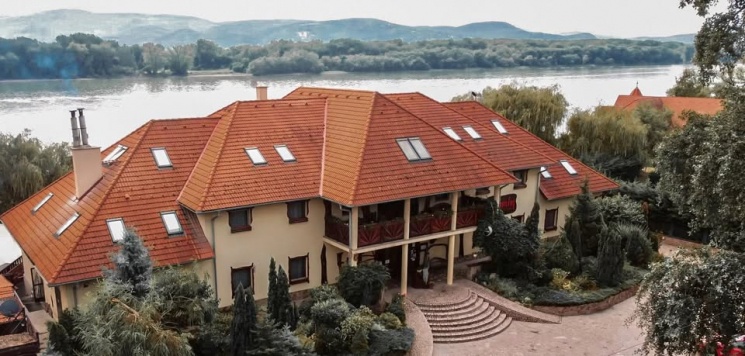 Camelot Club Hotel és Étterem*** Vác