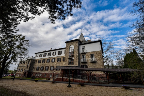 Hévízi Mozgásszervi Rehabilitációs Intézet Magyar Honvédség Egészségügyi Központ Honvédkórház