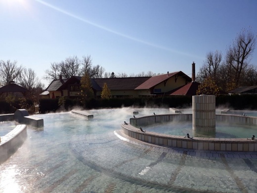 Kerekdombi Termálfürdő és Kemping