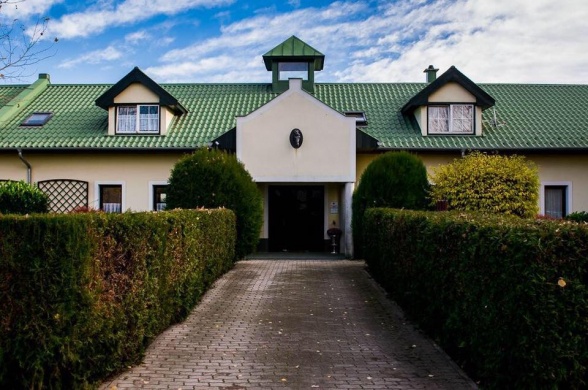 Máriakálnoki Díjlovagló Központ