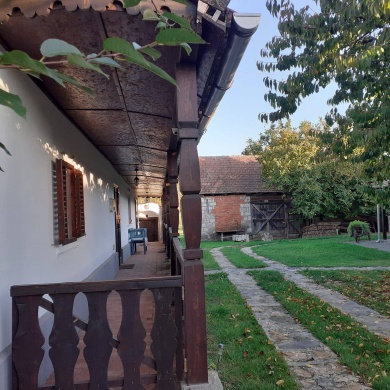 Bodrogparti Vendégház Sárazsadány