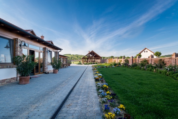 Bocor Fogadó Kisharsány