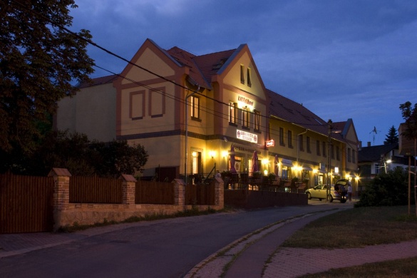 Libra Hotel*** és Étterem Veresegyház