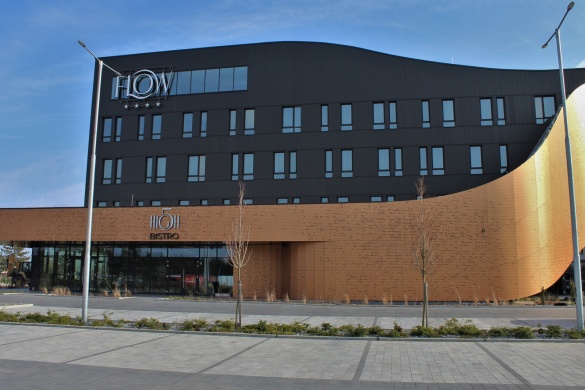 FLOW Hotel & Conference**** Inárcs