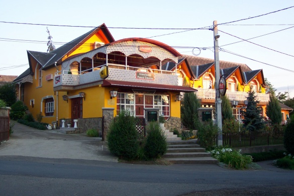 Aranyhordó Panzió Étterem Pizzéria Pere
