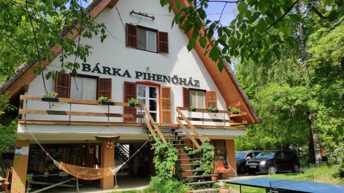 Bárka Pihenőház Baja