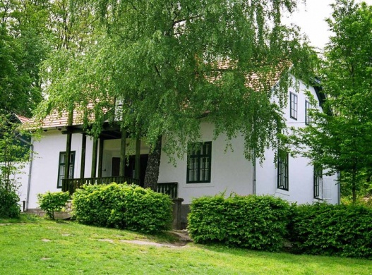 Öregbakony Turistaház és Erdei Iskola Bakonyszentlászló