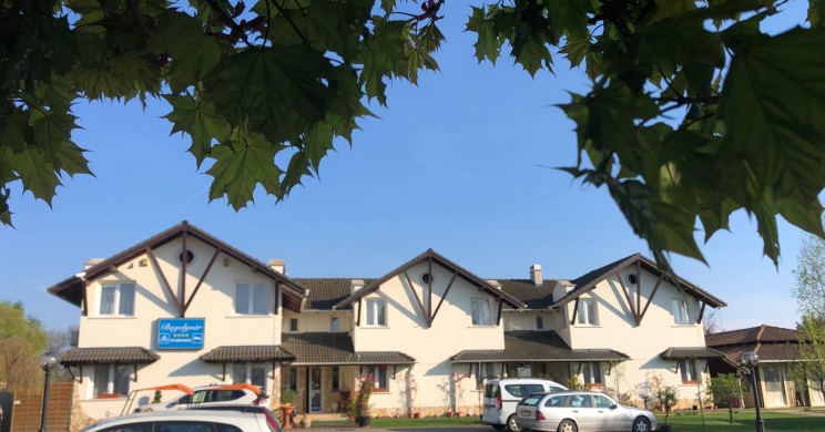 Bagolyvár Étterem & Vendégház & Wellness