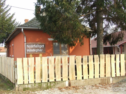 Nyárfaliget Vendégház Tiszakeszi