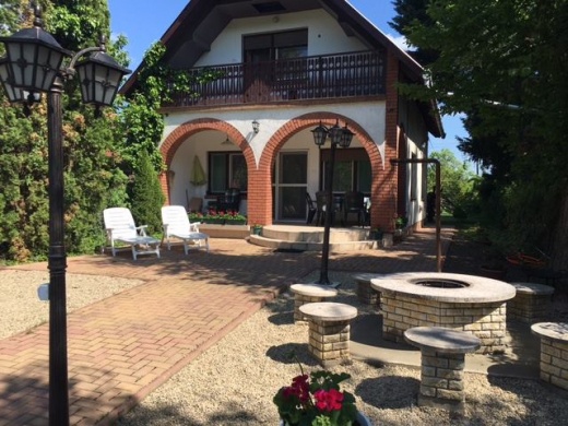 Csuka48 Apartman Szarvas