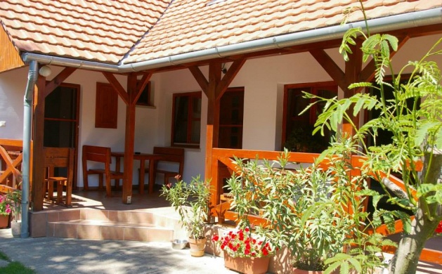 Jága Vendégház Abádszalók