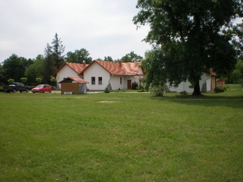 Dongó Vendégház és Sörkert