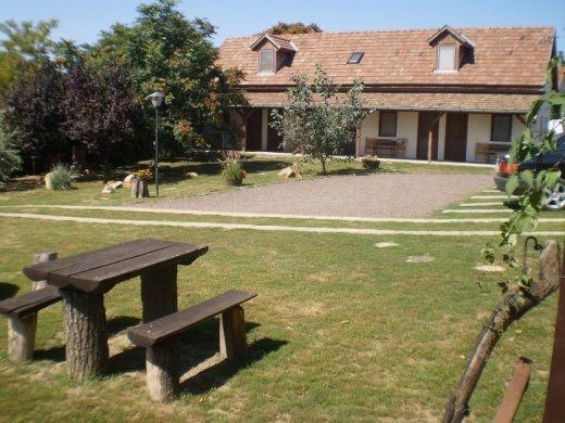 Kiad-lak Apartmanház Abádszalók