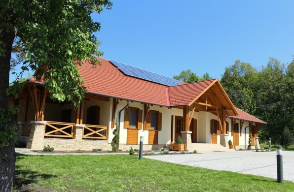 Bekénypusztai Turisztikai Látogatóközpont és Ökoház