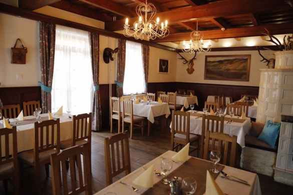 Dombi és Fiai Vendégfogadó Tényő