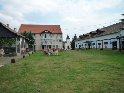 Pintér Tanya Panzió Erdőtelek