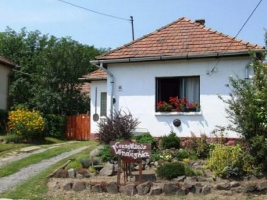 Csengettyűs Vendégház Cered