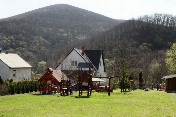 Vadrózsa Vendégház Kishuta