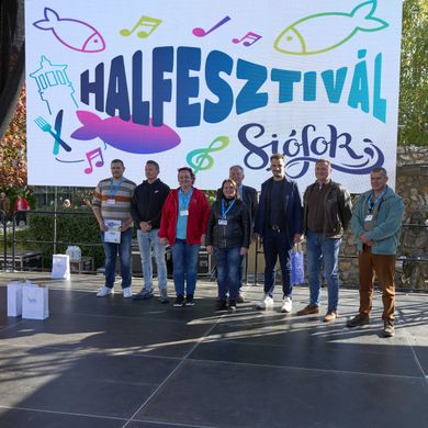  Az őszi nyárban is óriási tömeg és hangulat a XII. Siófoki Halfesztiválon!
