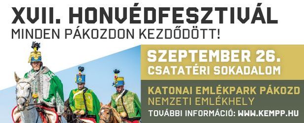 Honvédfesztivál vágtató huszárokkal, csengő kardokkal, durrogó fegyverekkel.