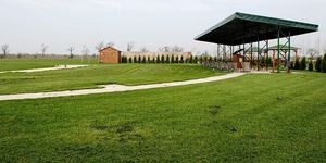 Lövészet Mosonmagyaróvár közelében, a Dunakilitin található sörétes puskás lőtéren