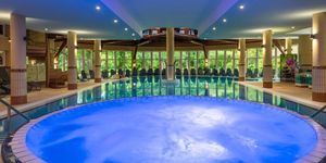 Belföldi wellness szállás Hévízen 2026 – Májusi feltöltődés a Lotus Therme Hotel & Spa ötcsillagos világában