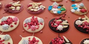 Csoki készítés csapatépítő Budapesten, kreatív program édesség kedvelő kollégáknak