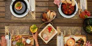 Reggeli Tatán, svédasztalos tóparti reggeli minden nap 