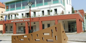 Miskolci mozi műsora 2026 - Vetítések az Uránia teremben és a Béke teremben