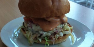 Bivaly burger kóstoló a Kis-Balatonnál, várjuk a Matula Étteremben