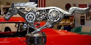 Tárlatvezetések az oldtimer autó- és motorcsodák kiállításon a Kaáli Autó-Motor Múzeumban