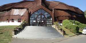 Bak Faluház és Könyvtár 