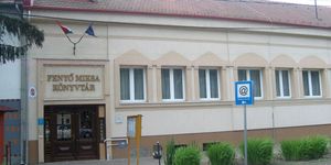 Fenyő Miksa Könyvtár Mélykút