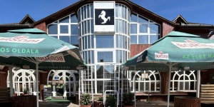 Fehér Ló Vendéglő Gyömöre