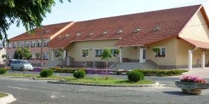 Szabadidőközpont és Könyvtár Fertőszentmiklós