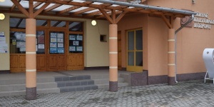 Déryné Művelődési Ház és Könyvtár Üllés