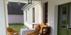 Mézalmácska Vendégház Miklósi